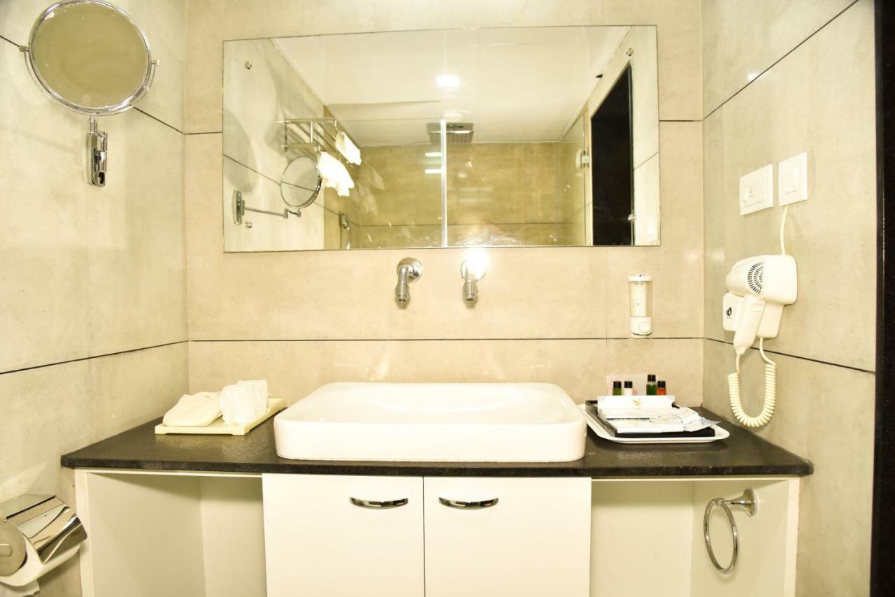 Silver Oak Hotel Májszúr Kültér fotó