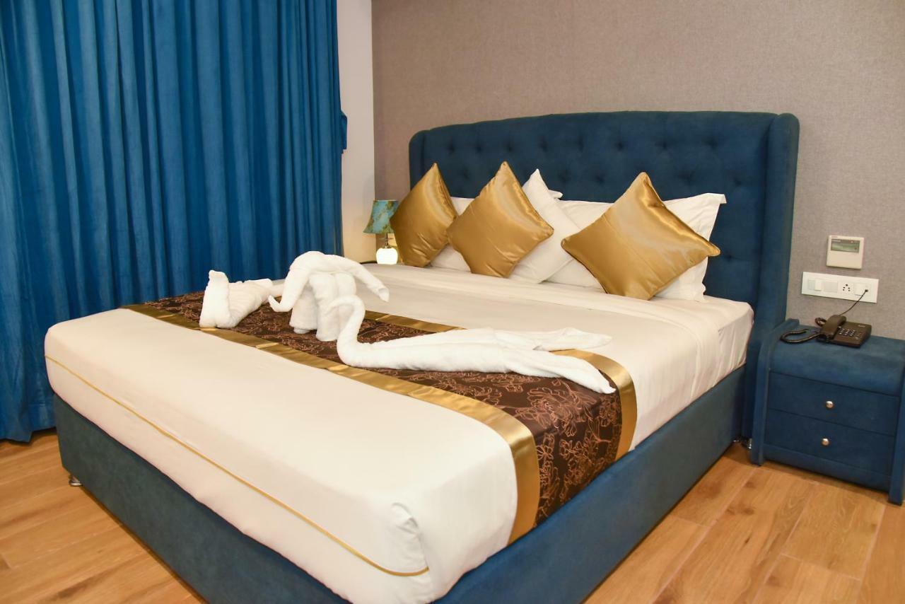 Silver Oak Hotel Májszúr Kültér fotó