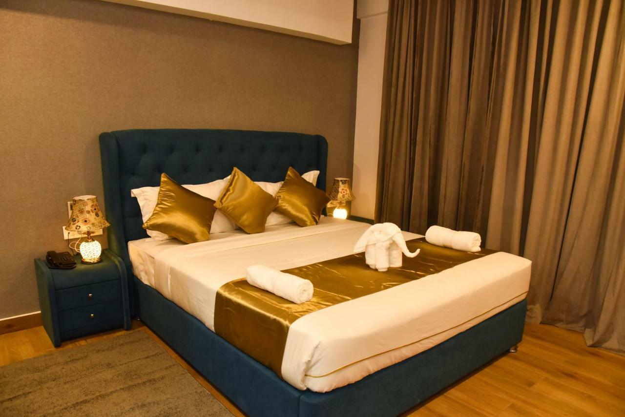 Silver Oak Hotel Májszúr Kültér fotó