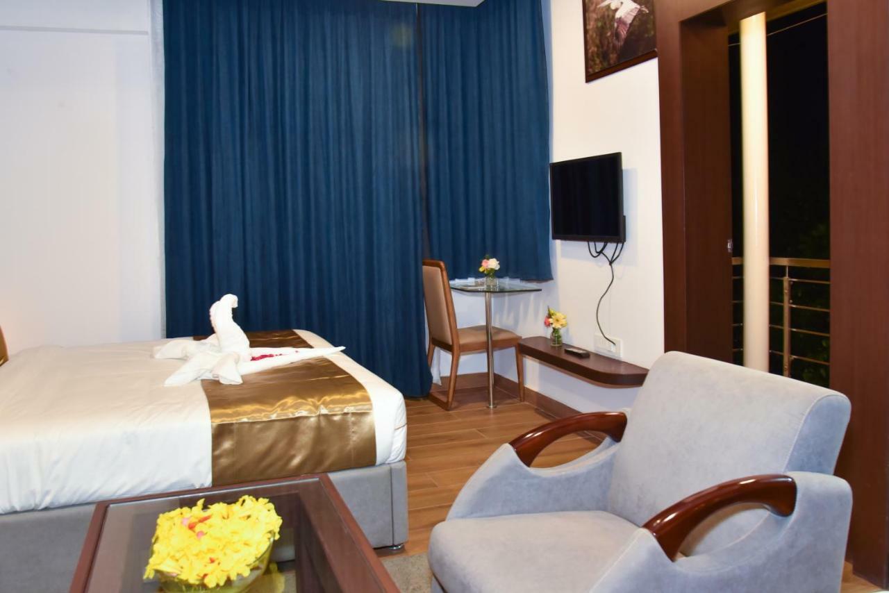 Silver Oak Hotel Májszúr Kültér fotó