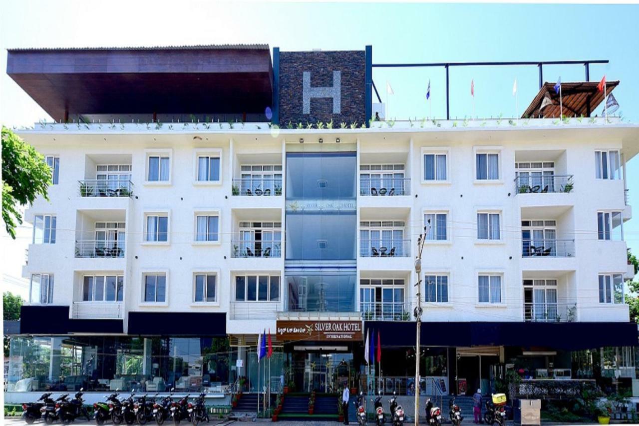Silver Oak Hotel Májszúr Kültér fotó